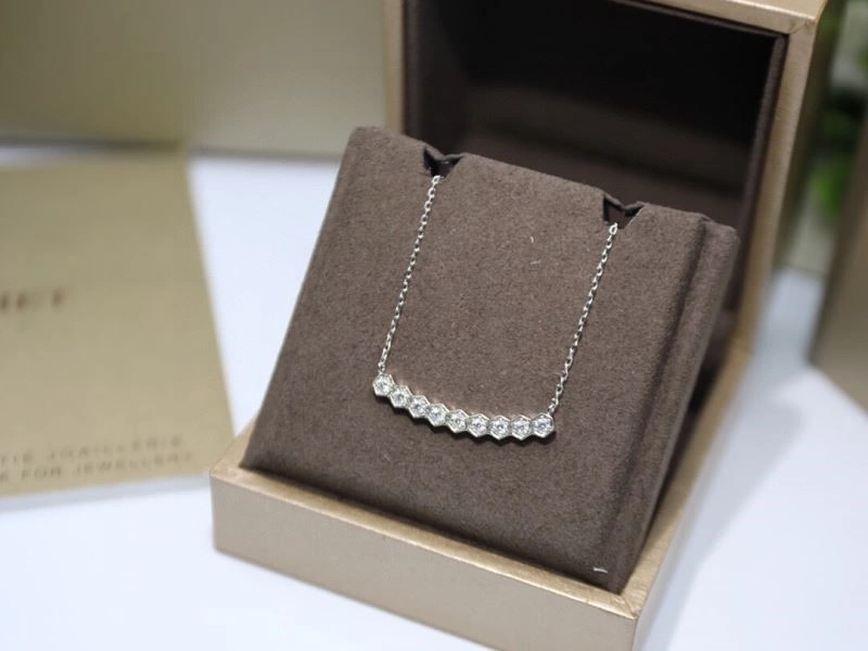 Practical Chaumet Necklaces 209980