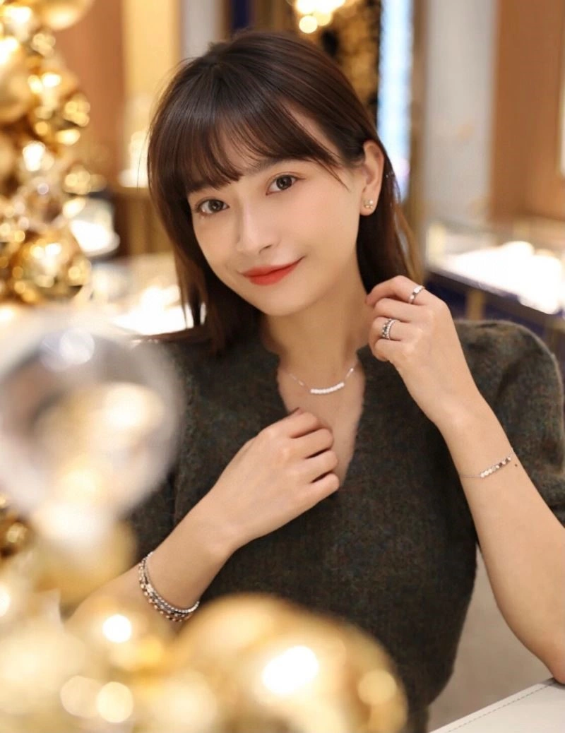 Practical Chaumet Necklaces 209980
