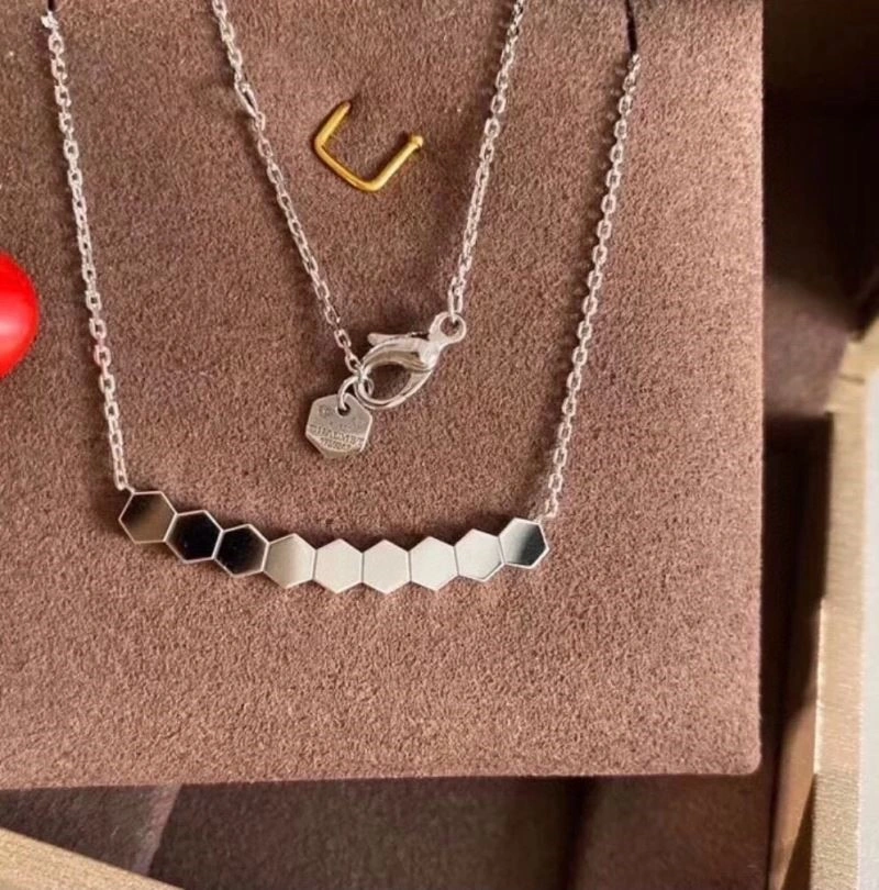 Practical Chaumet Necklaces 209980