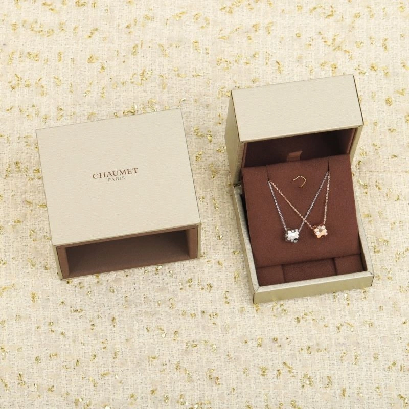 Sporty Chaumet Necklaces 209456