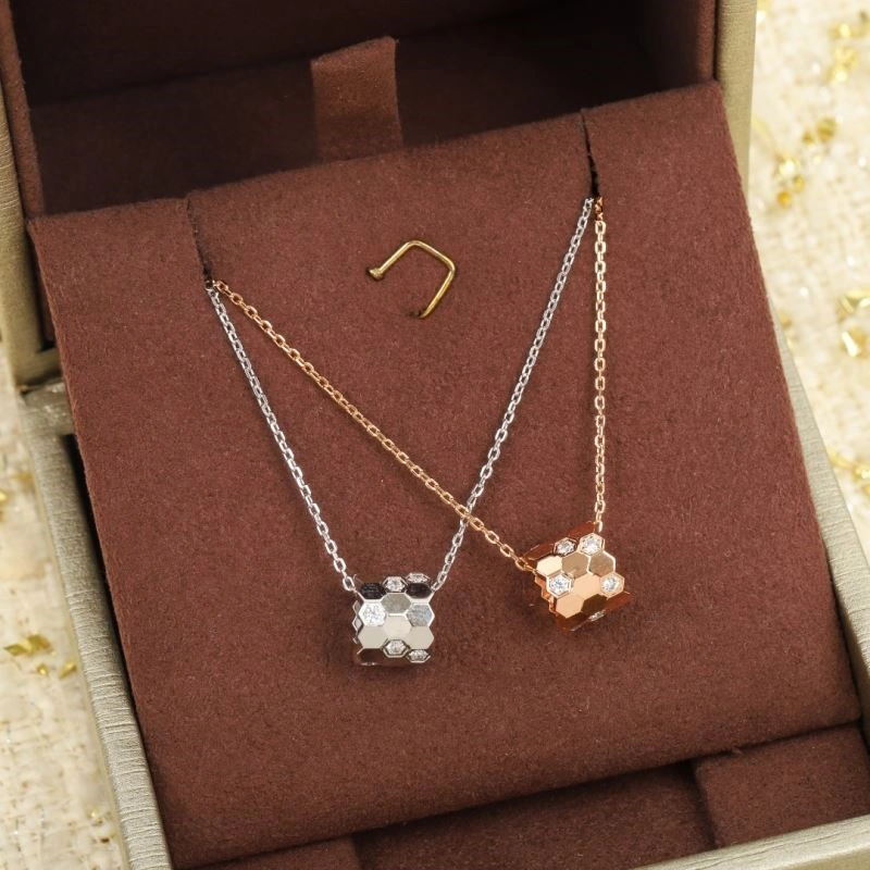 Sporty Chaumet Necklaces 209456