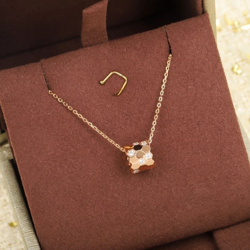 Sporty Chaumet Necklaces 209456