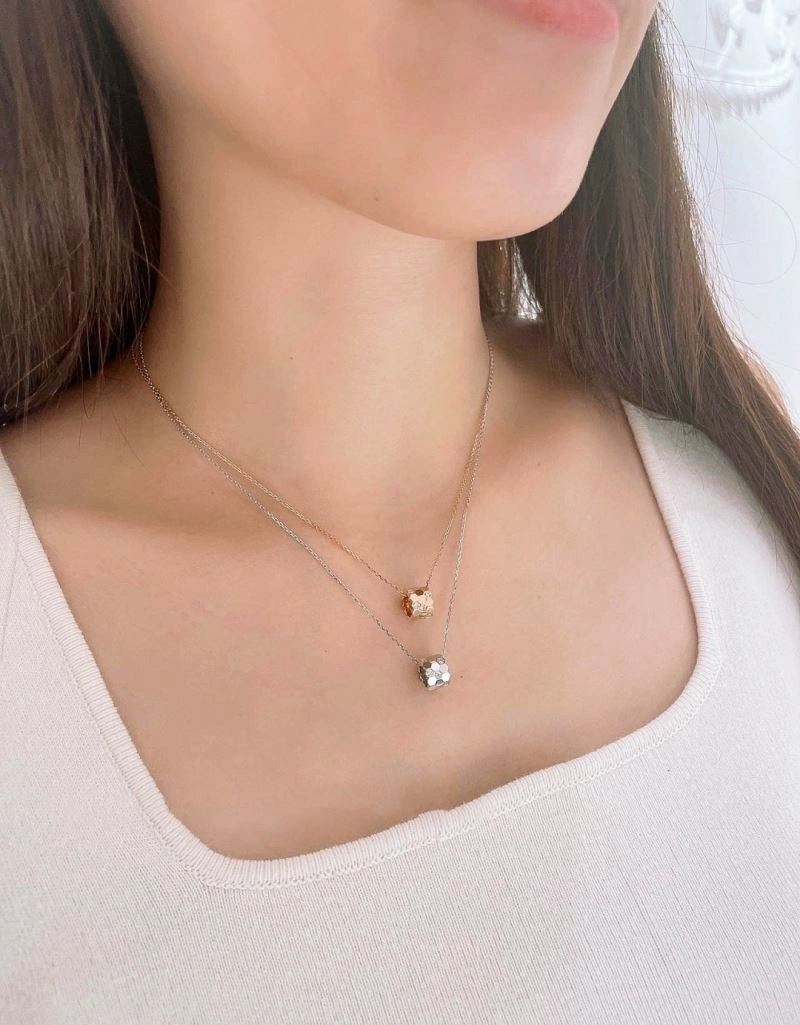 Sporty Chaumet Necklaces 209456