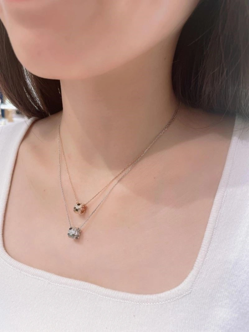Sporty Chaumet Necklaces 209456