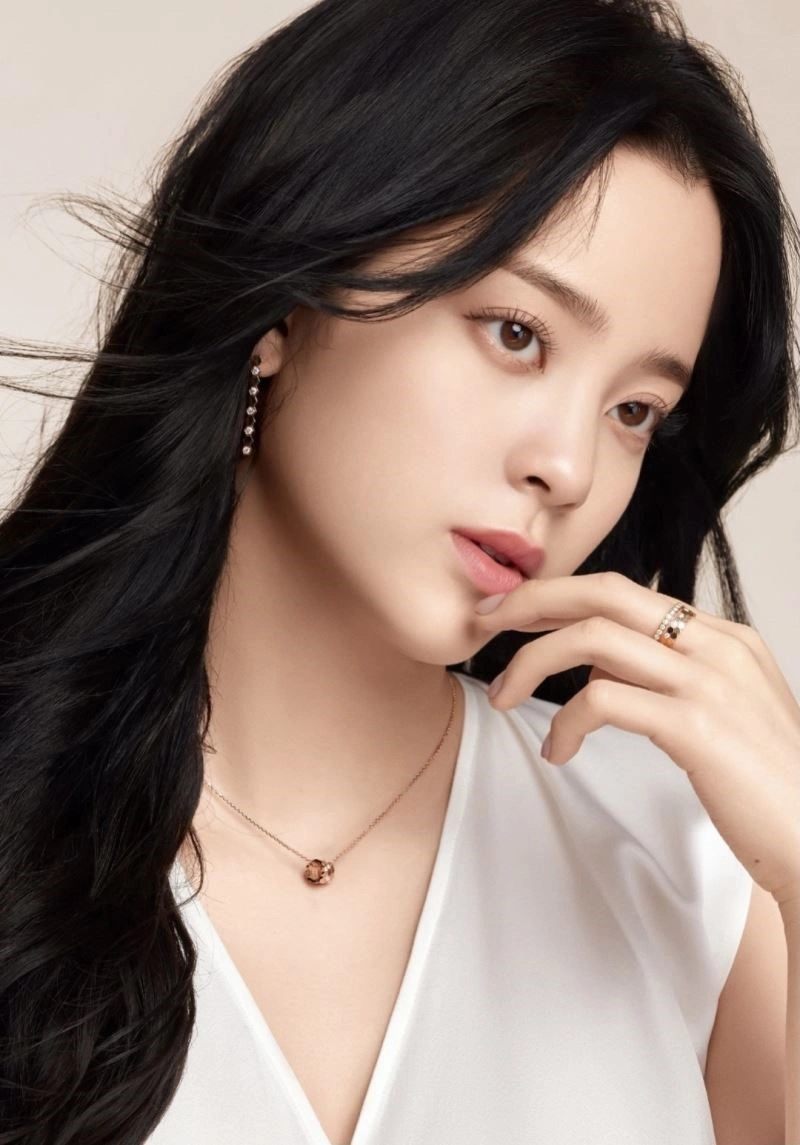 Sporty Chaumet Necklaces 209456