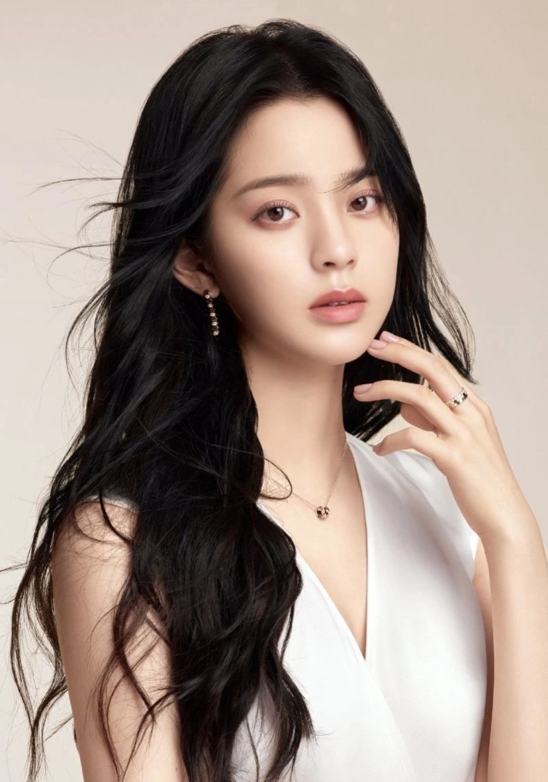 Sporty Chaumet Necklaces 209456