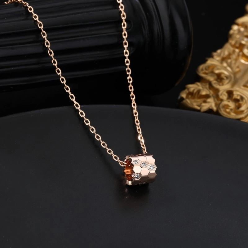 Breathable Chaumet Necklaces 208842