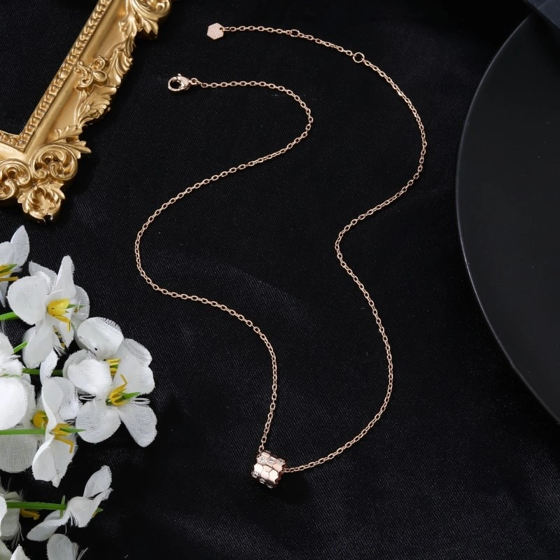 Breathable Chaumet Necklaces 208842