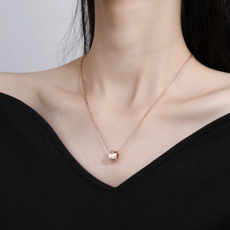 Breathable Chaumet Necklaces 208842