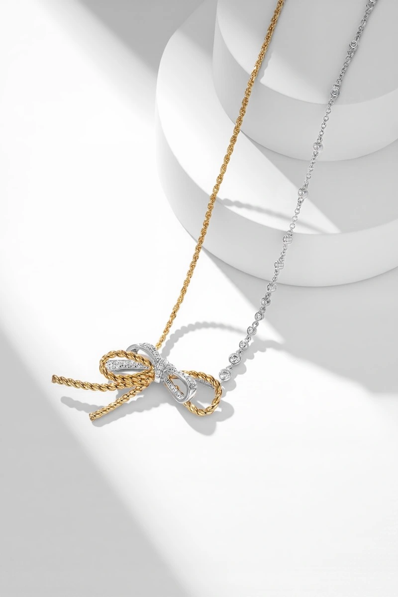 Minimalist Chaumet Necklaces 208125