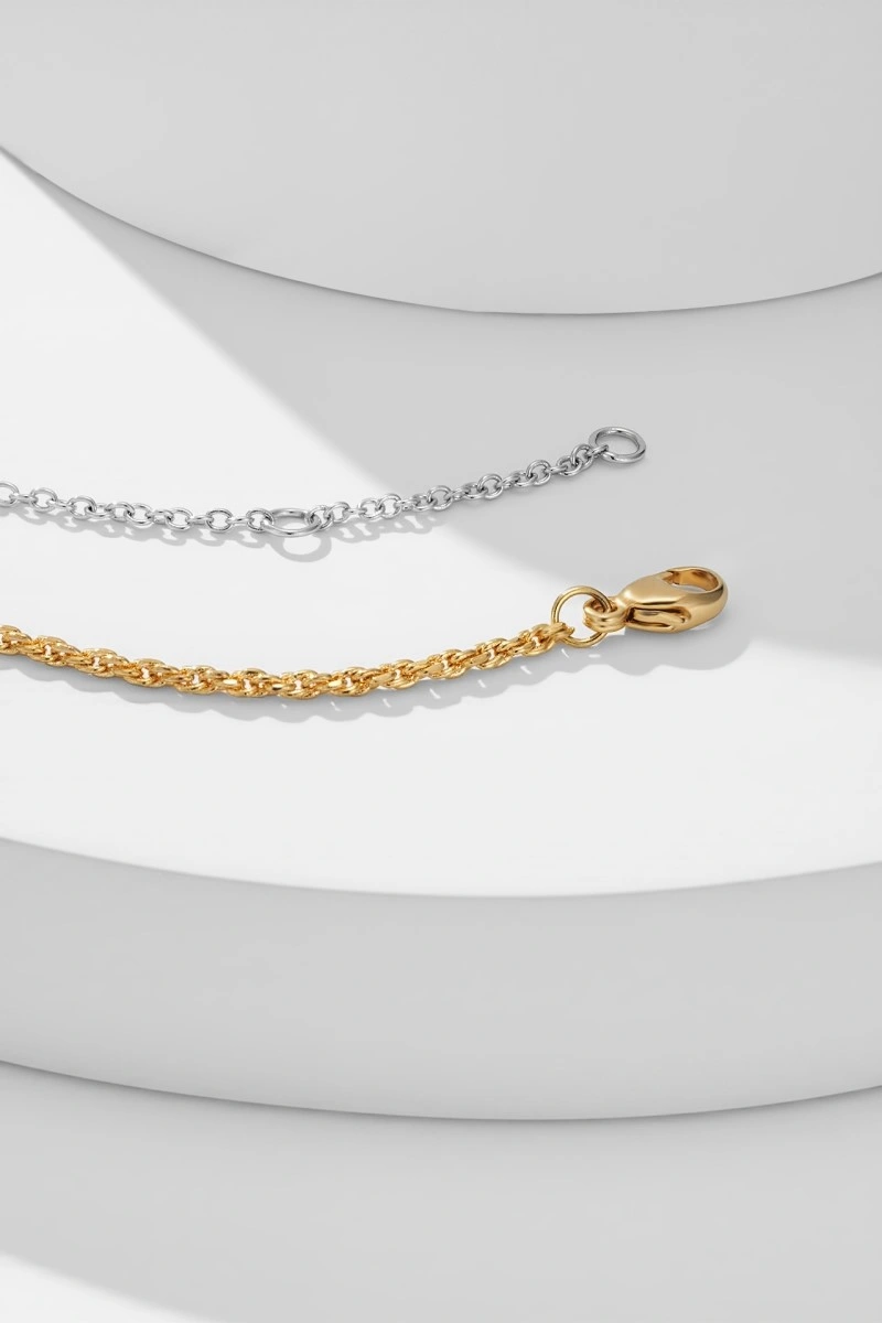 Minimalist Chaumet Necklaces 208125