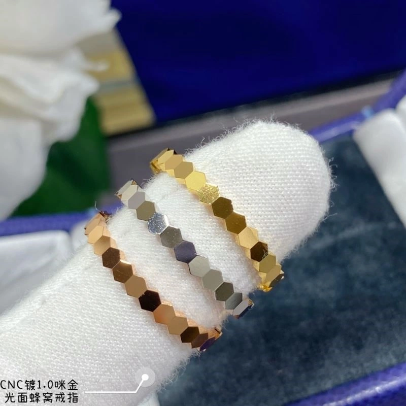 Trendsetting Chaumet Rings 209948