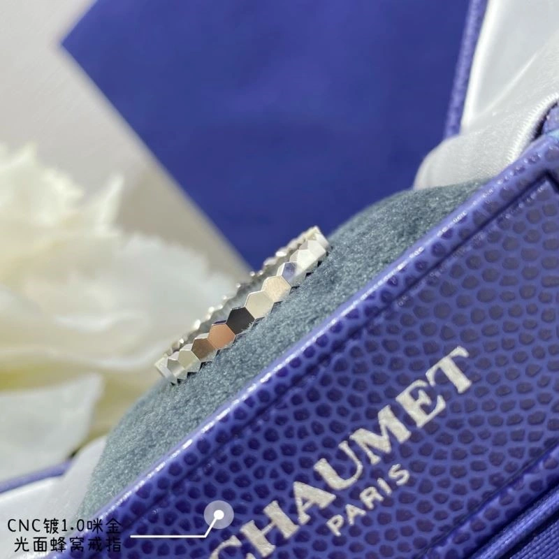 Trendsetting Chaumet Rings 209948