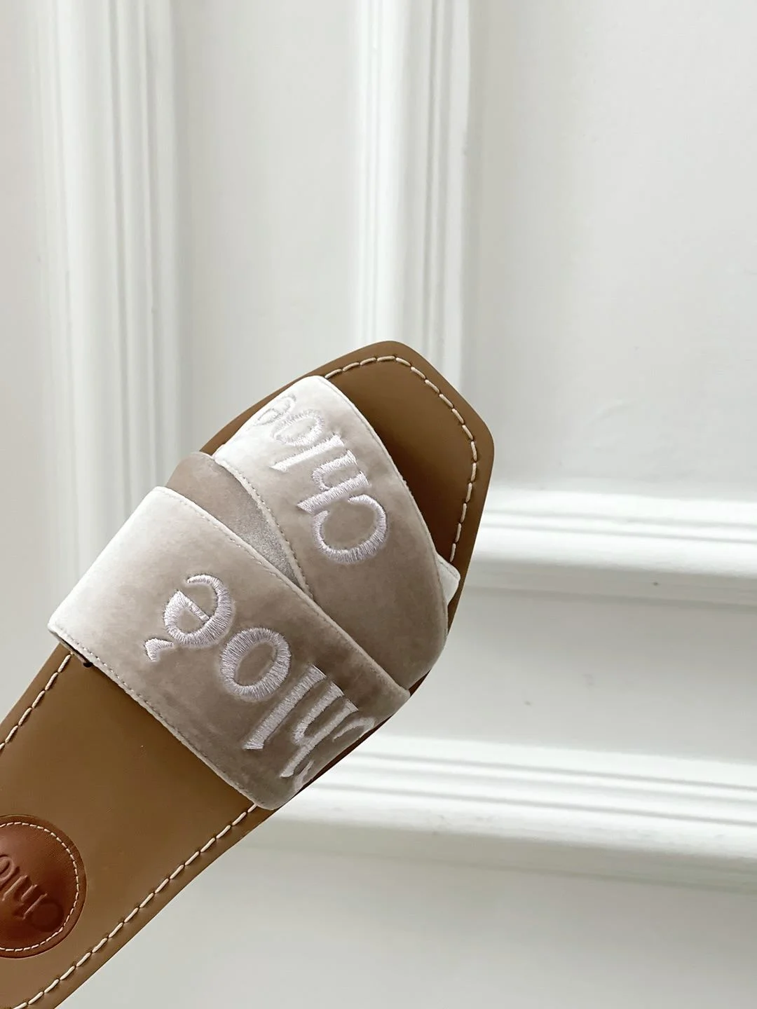 Chloe Sandals GoAnywhere 8189