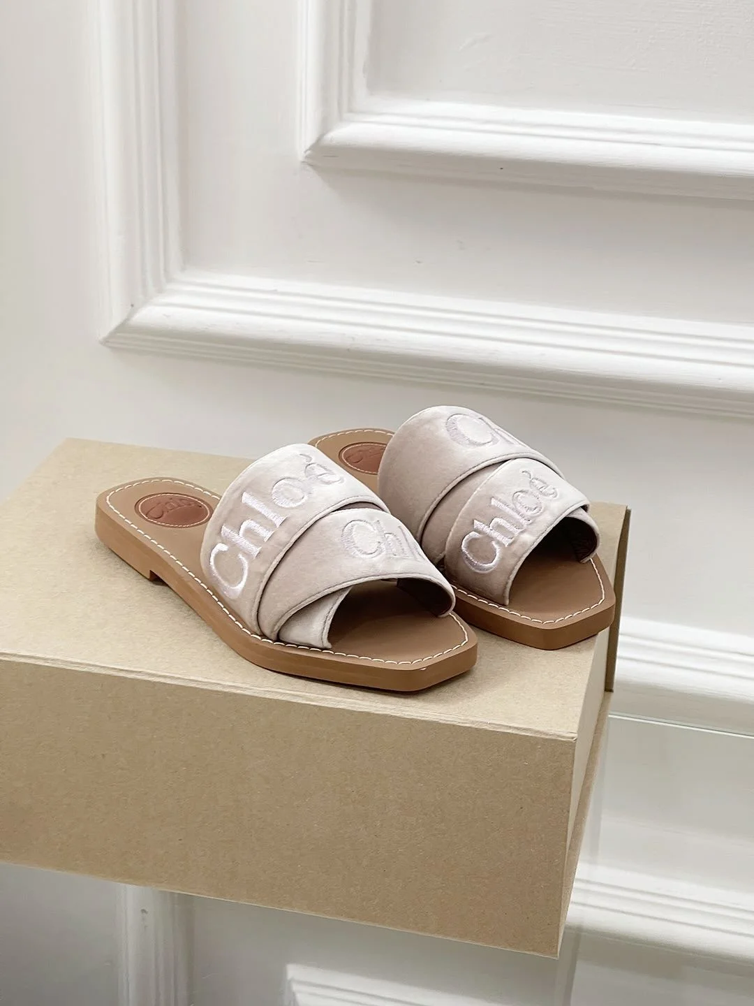 Chloe Sandals GoAnywhere 8189