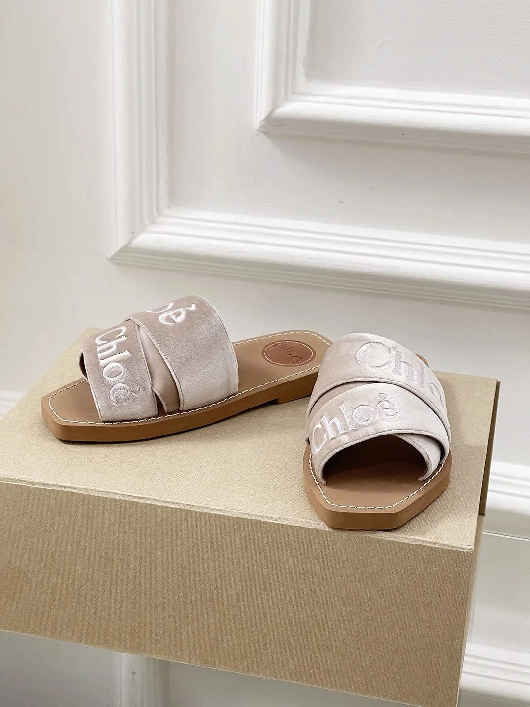 Chloe Sandals GoAnywhere 8189