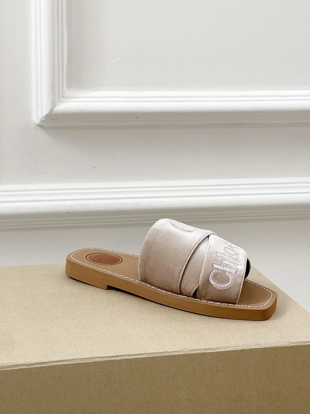 Chloe Sandals GoAnywhere 8189