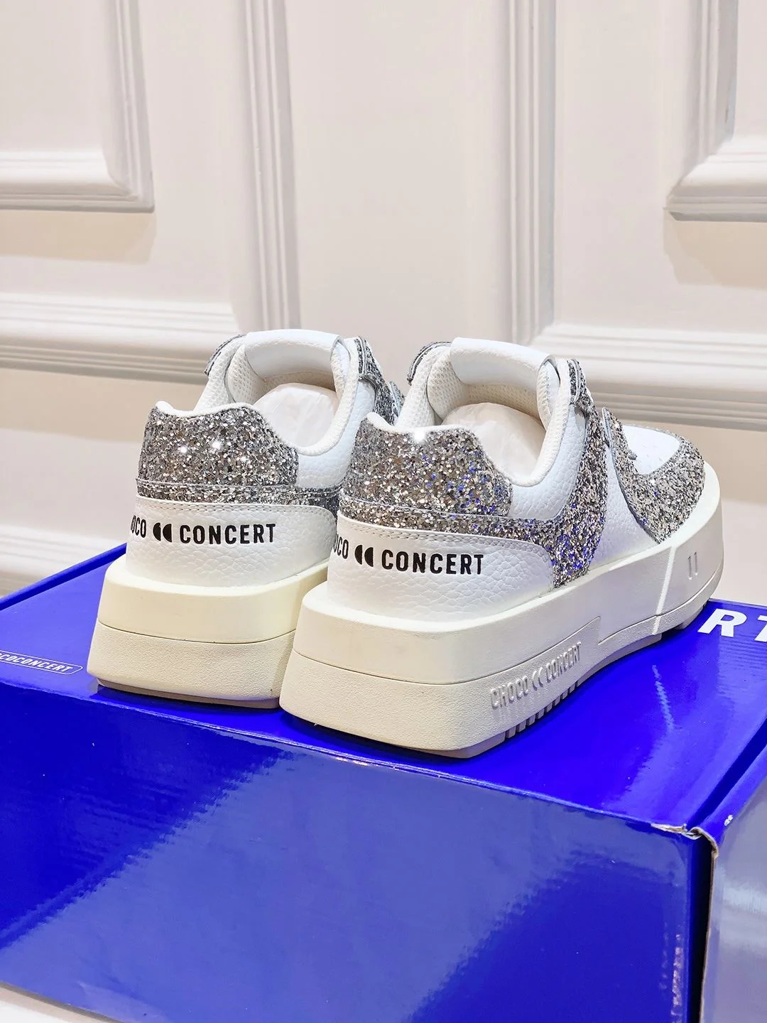 Chococoncert Shoes Compact 8190