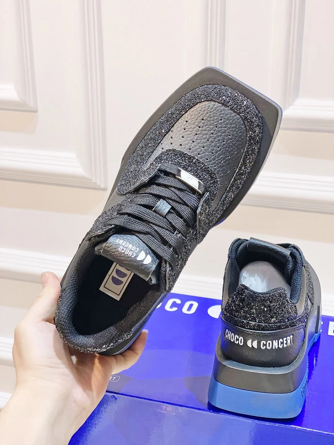 Chococoncert Shoes Bold 8298