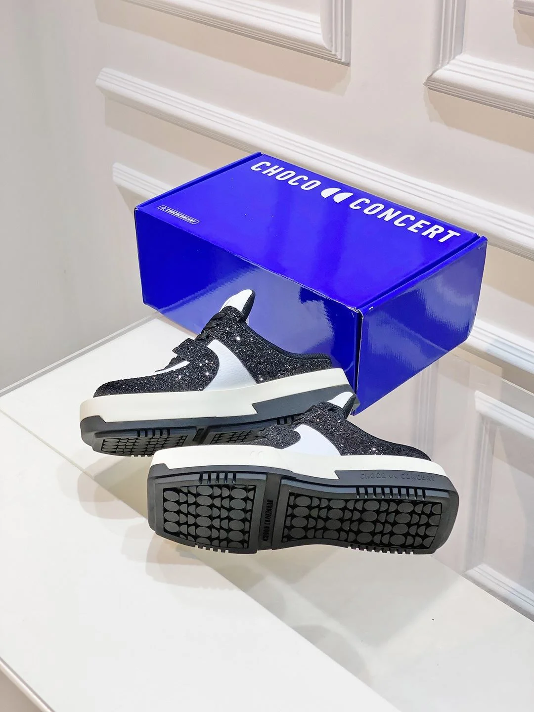 Functional Chococoncert Shoes 8166