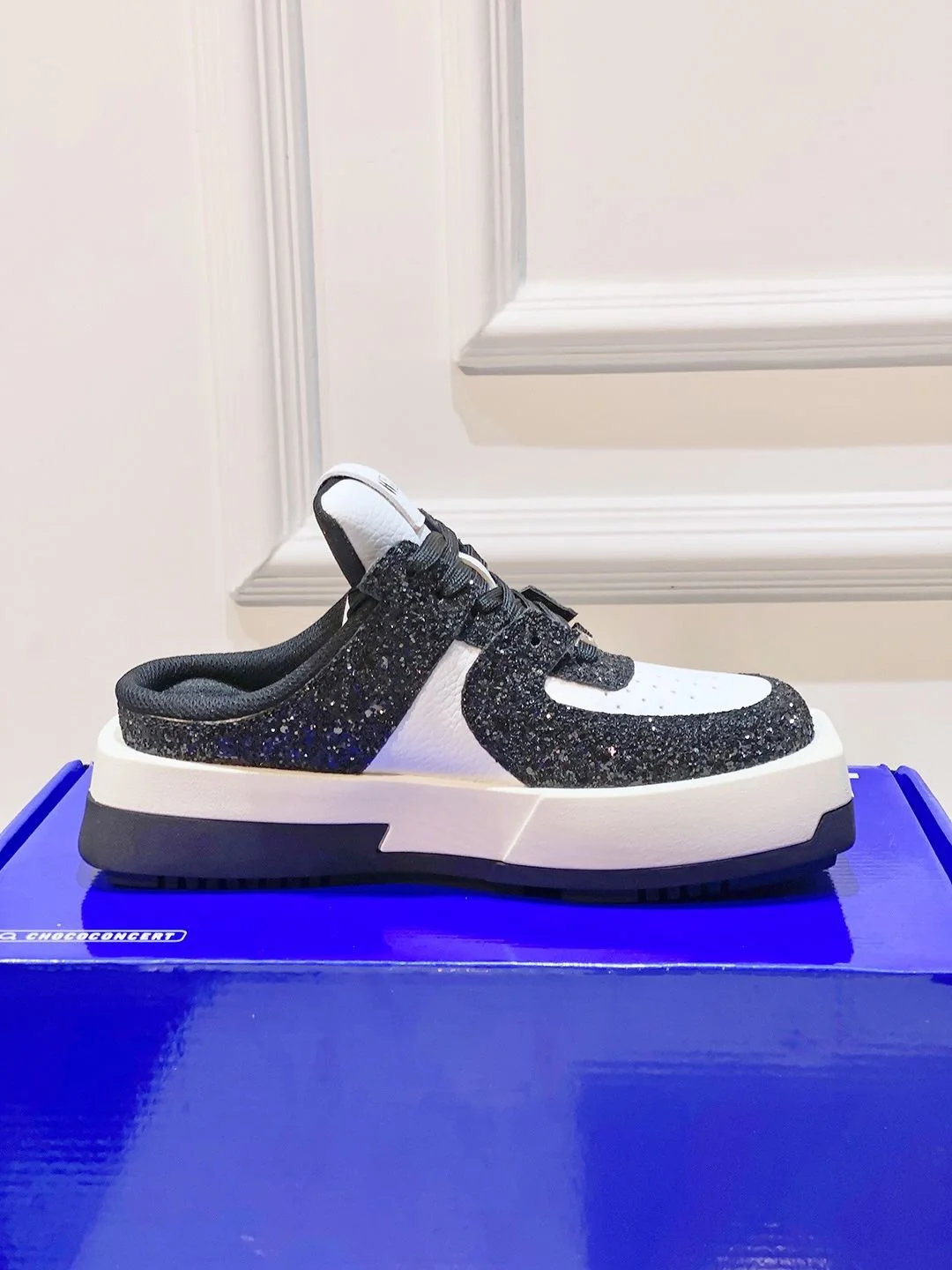 Functional Chococoncert Shoes 8166