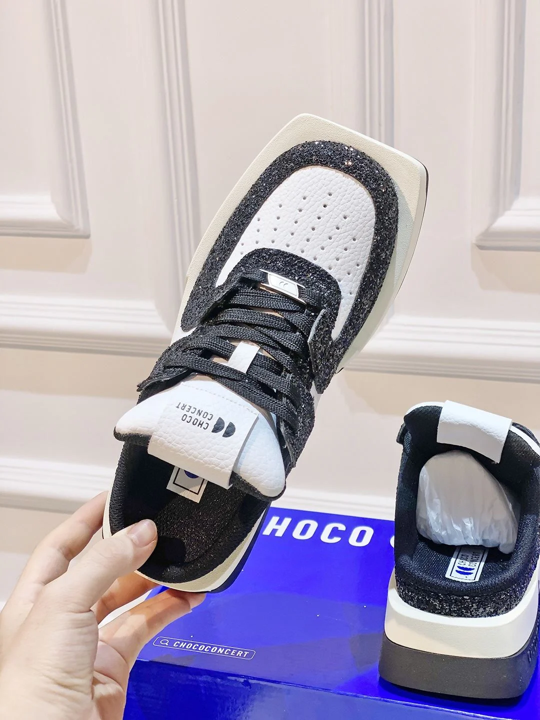 Functional Chococoncert Shoes 8166