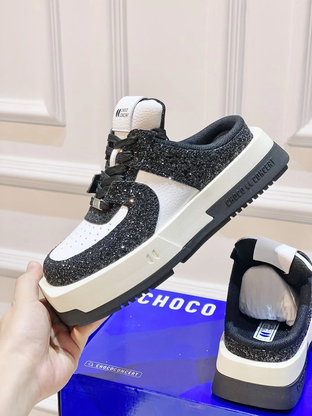 Functional Chococoncert Shoes 8166