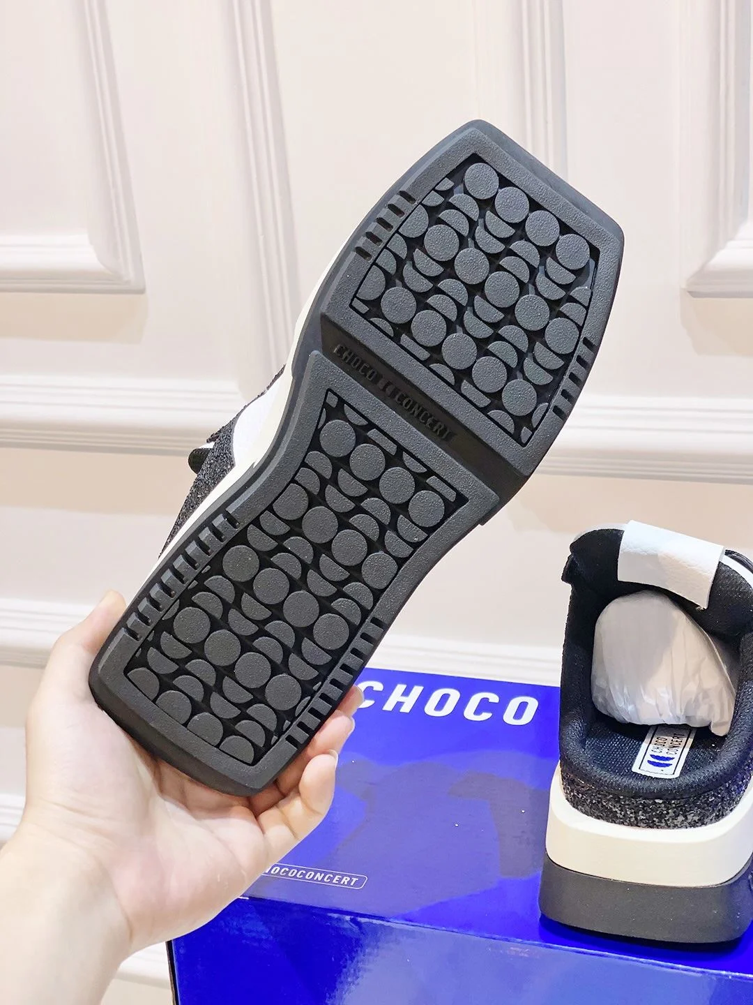 Functional Chococoncert Shoes 8166