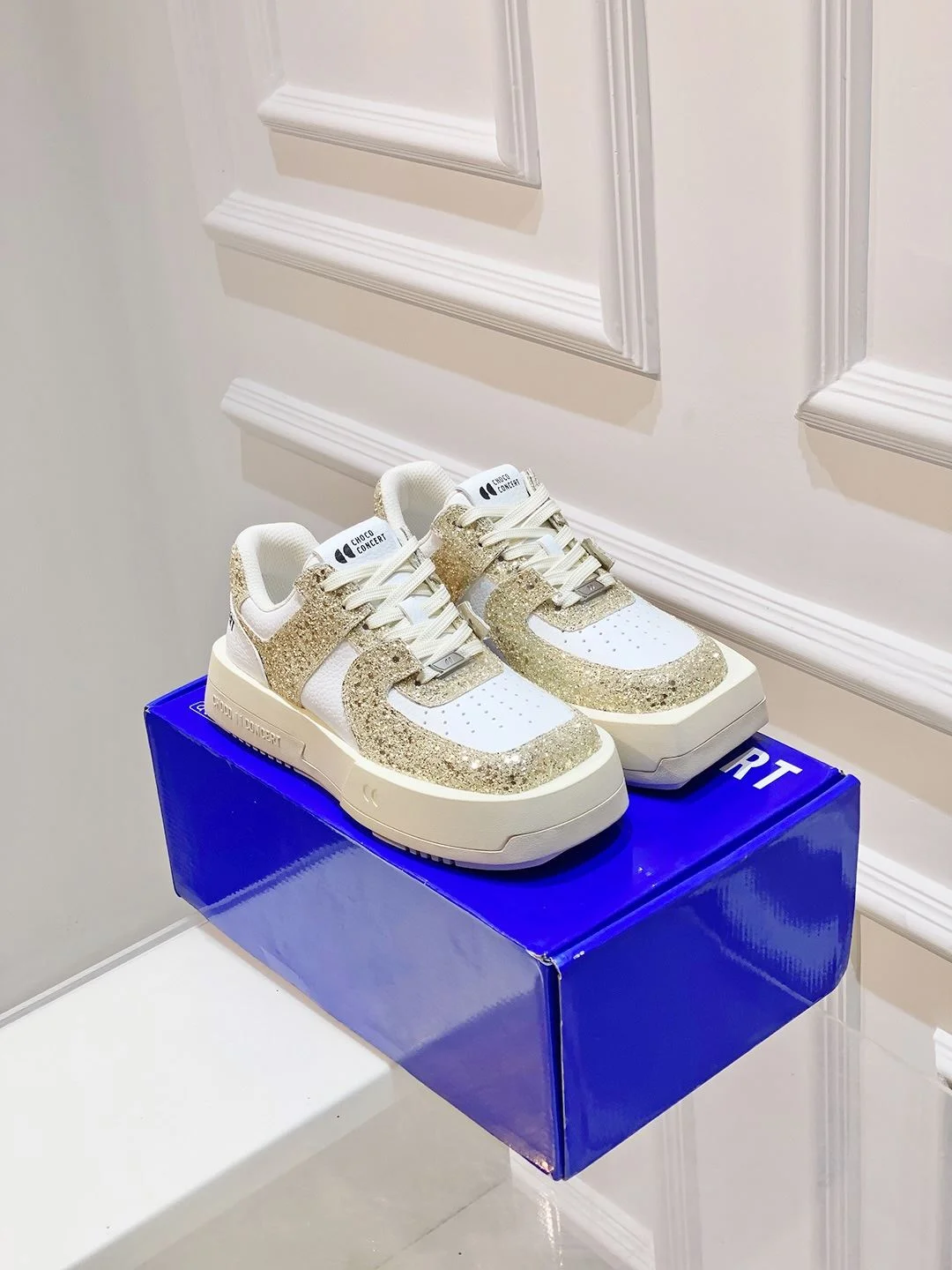 Chococoncert Shoes Classic 8263