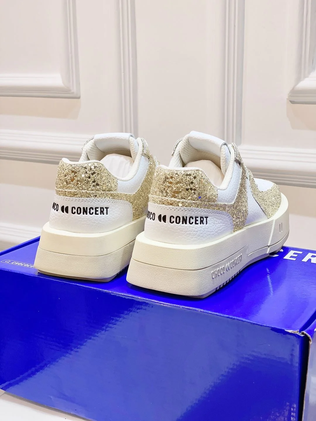 Chococoncert Shoes Classic 8263
