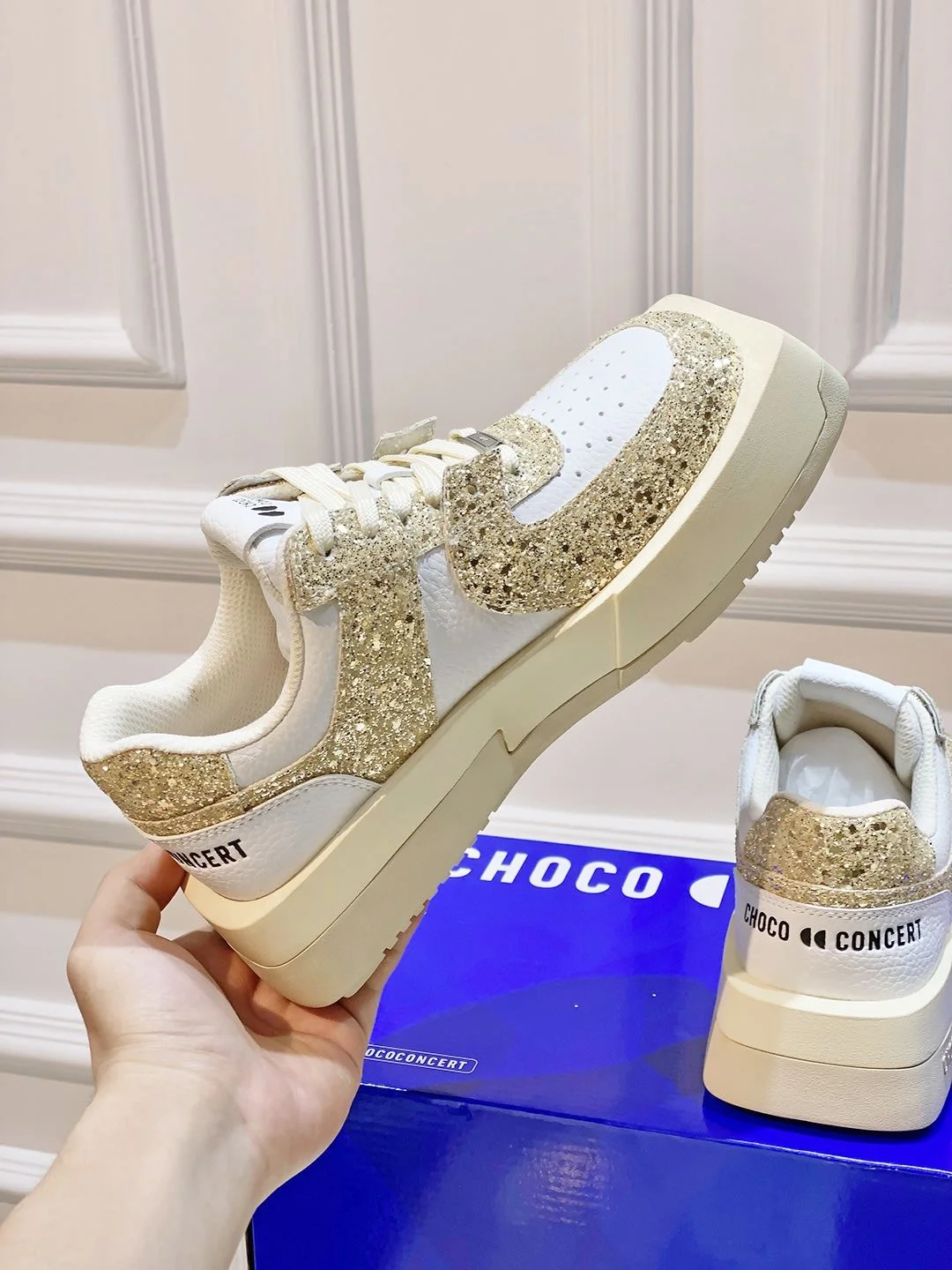 Chococoncert Shoes Classic 8263