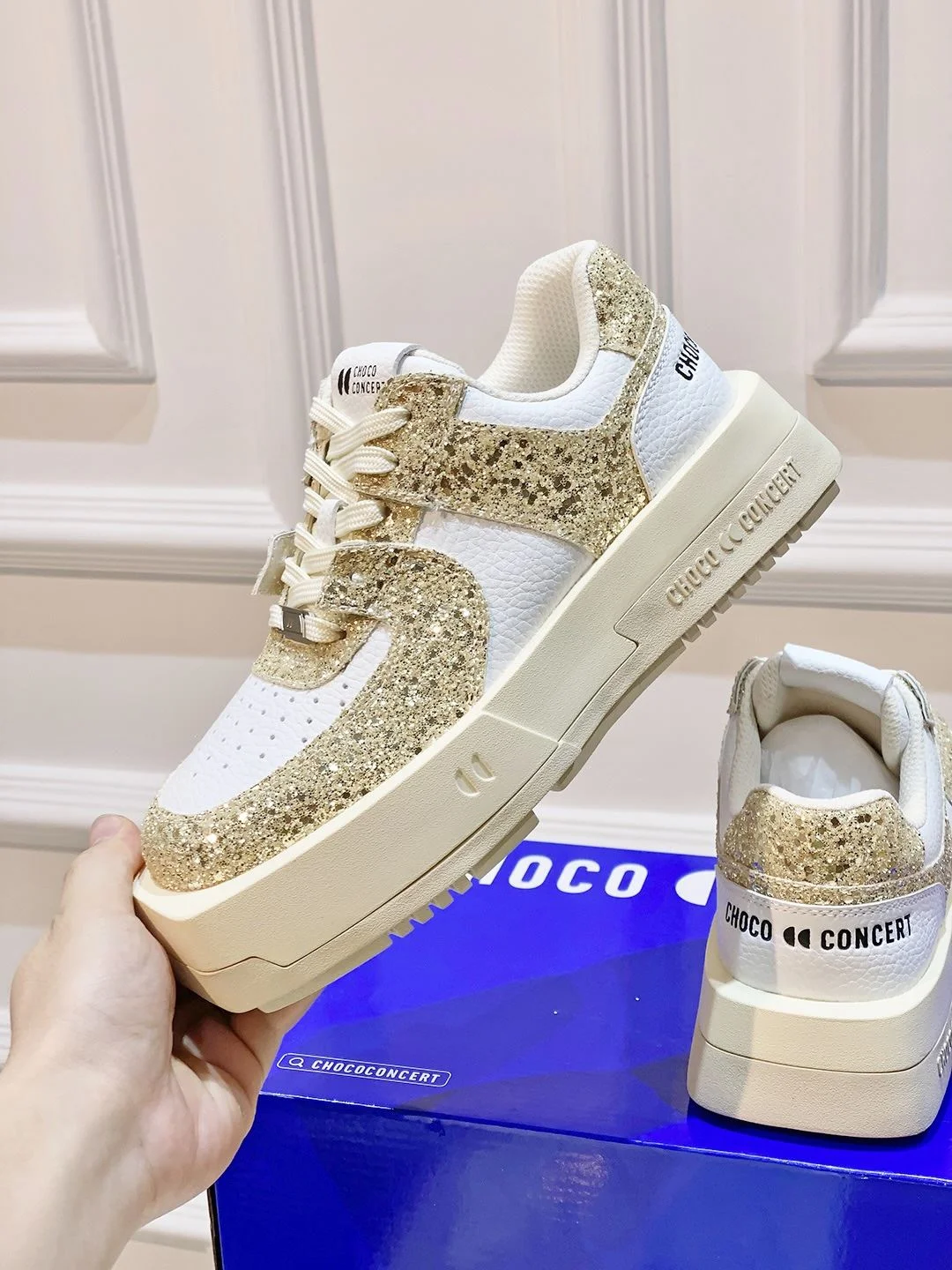 Chococoncert Shoes Classic 8263