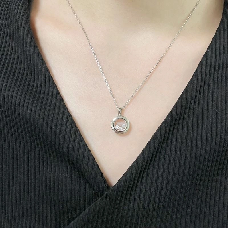 Contemporary Chopard Necklaces 212244