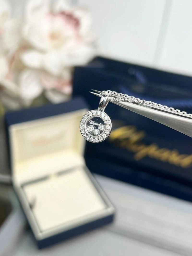 Timeless Chopard Necklaces 212225