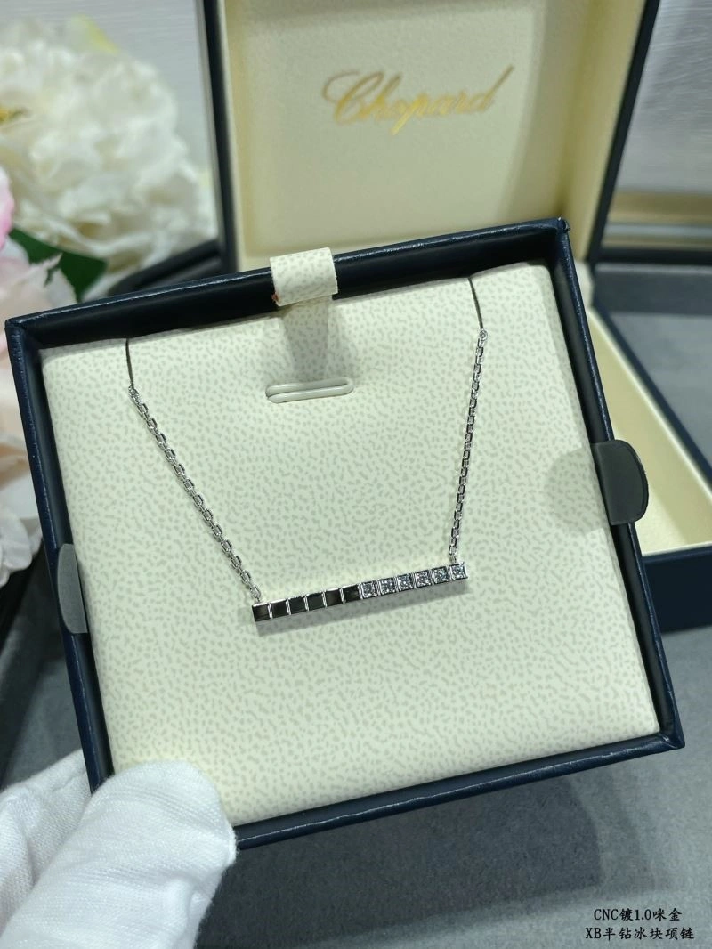 Sophisticated Chopard Necklaces 210836