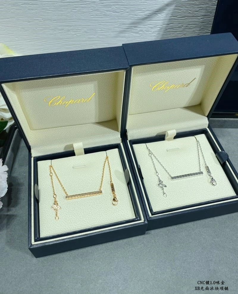 Chopard Necklaces Chic 210827
