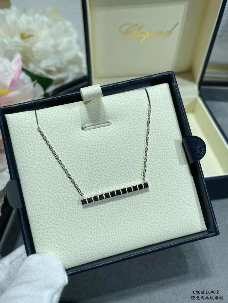 Chopard Necklaces Chic 210827