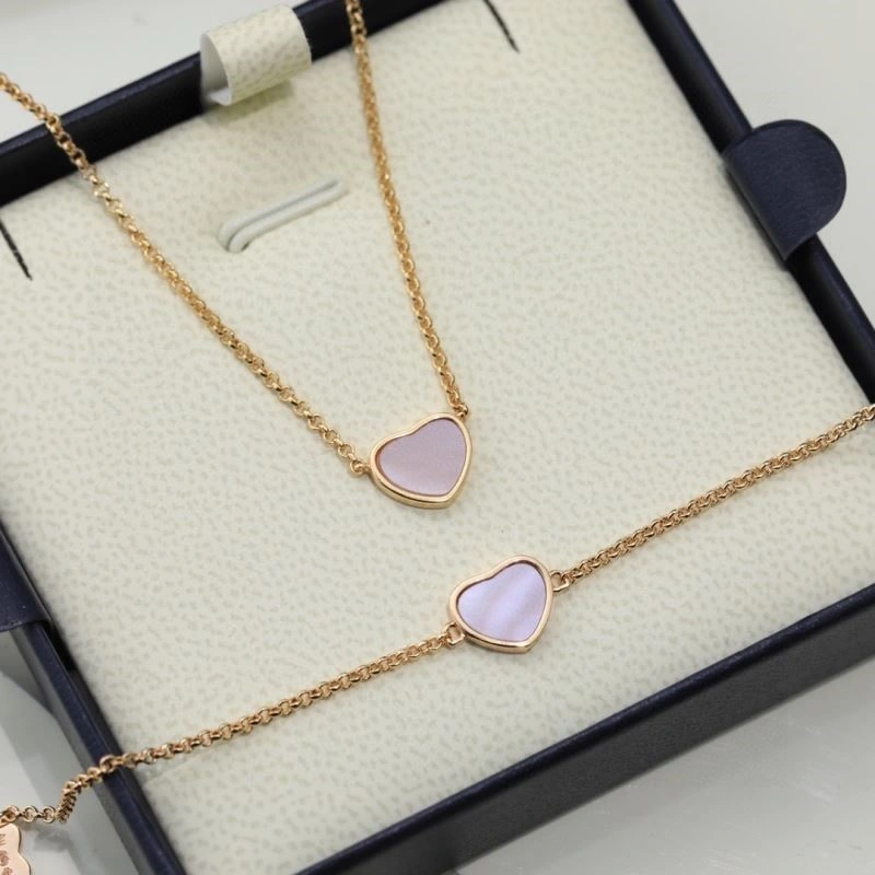 Compact Chopard Necklaces 209402