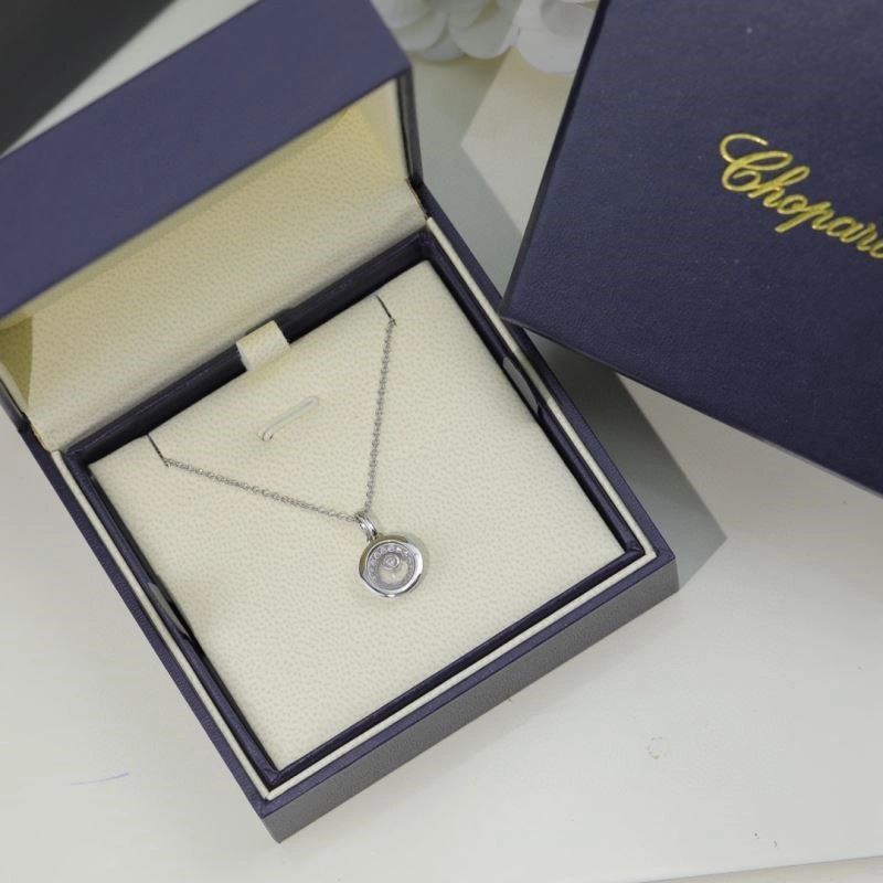Tailored Chopard Necklaces 209386