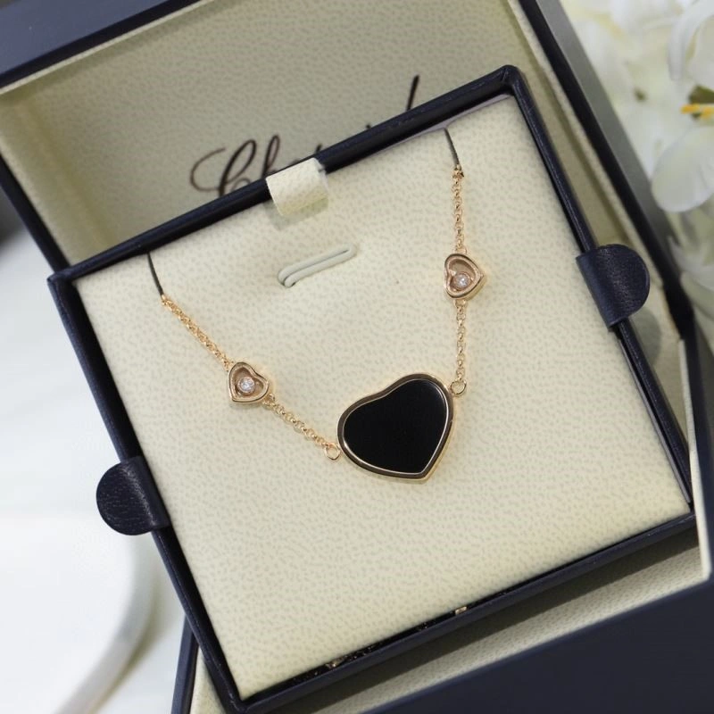Neat Chopard Necklaces 208848