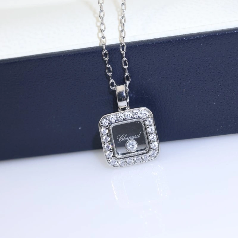 Contemporary Chopard Necklaces 208103