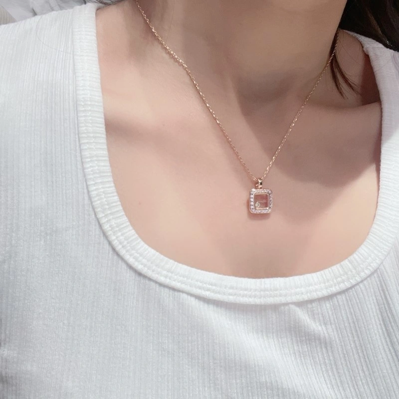 Contemporary Chopard Necklaces 208103