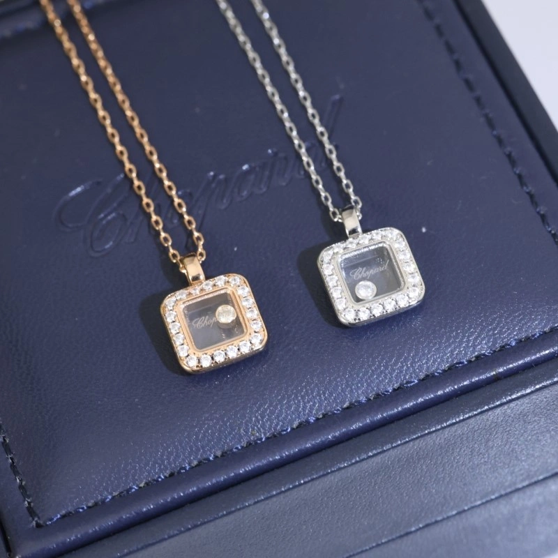Contemporary Chopard Necklaces 208103