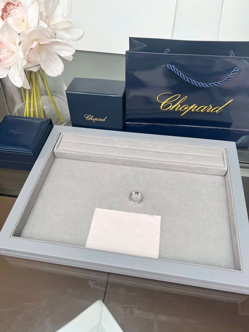 Versatile Chopard Rings 212647