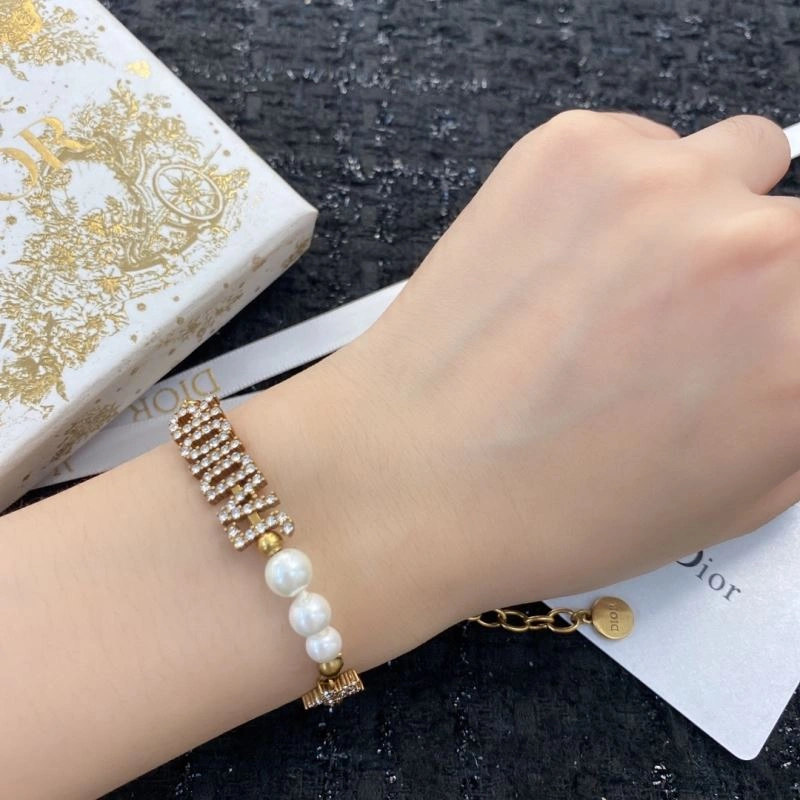 Trendy Christian Dior Bracelets 236132