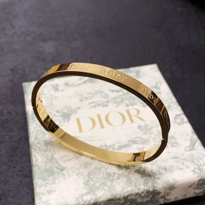 Snug Christian Dior Bracelets 236054