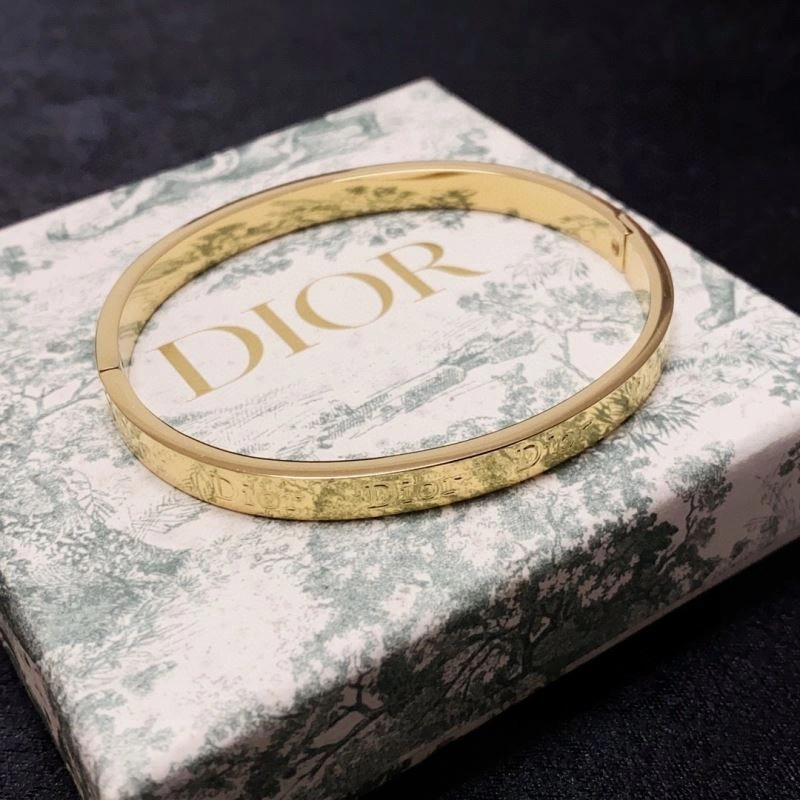 Snug Christian Dior Bracelets 236054
