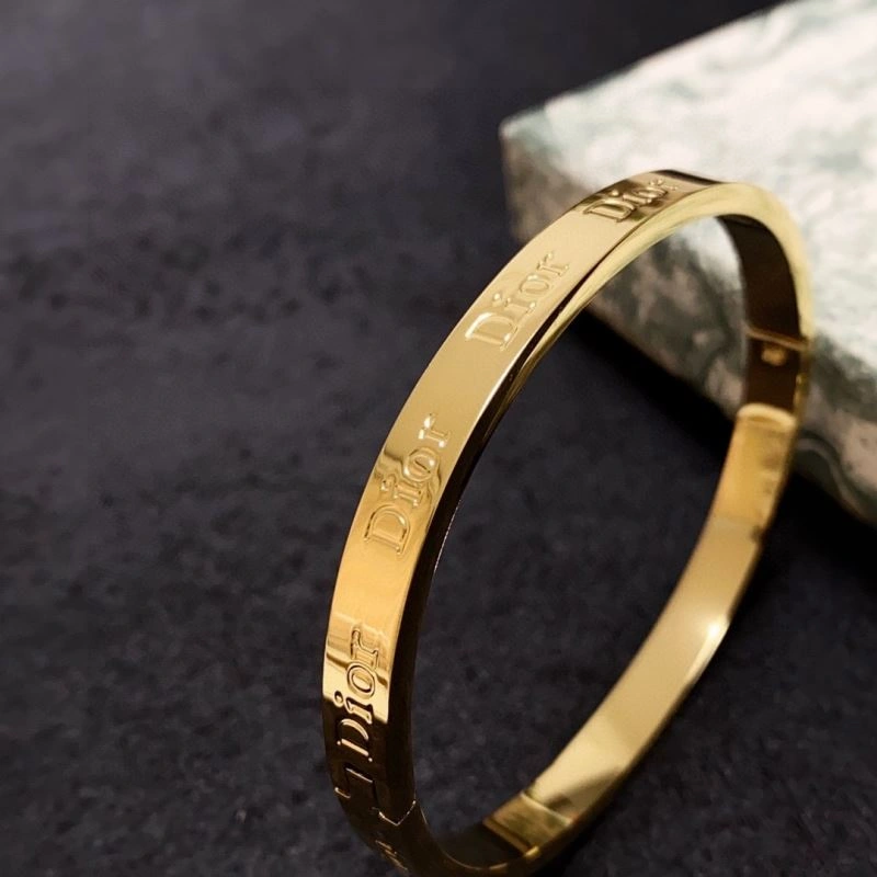 Snug Christian Dior Bracelets 236054