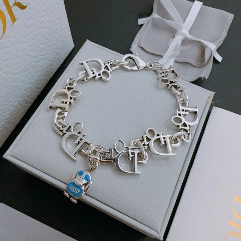 Refined Christian Dior Bracelets 235885