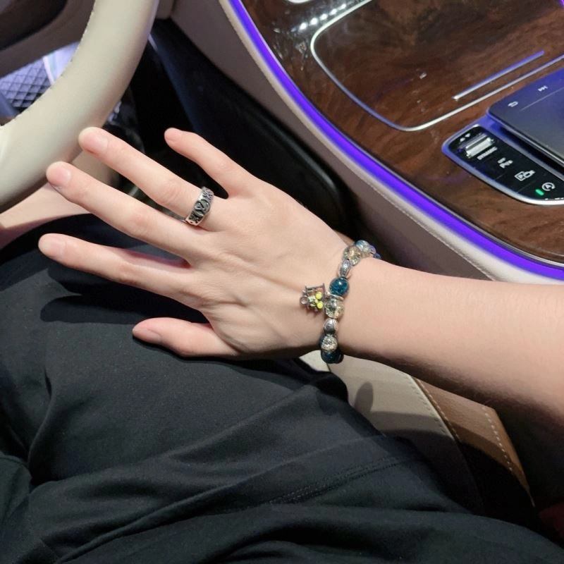 Elegant Christian Dior Bracelets 235886